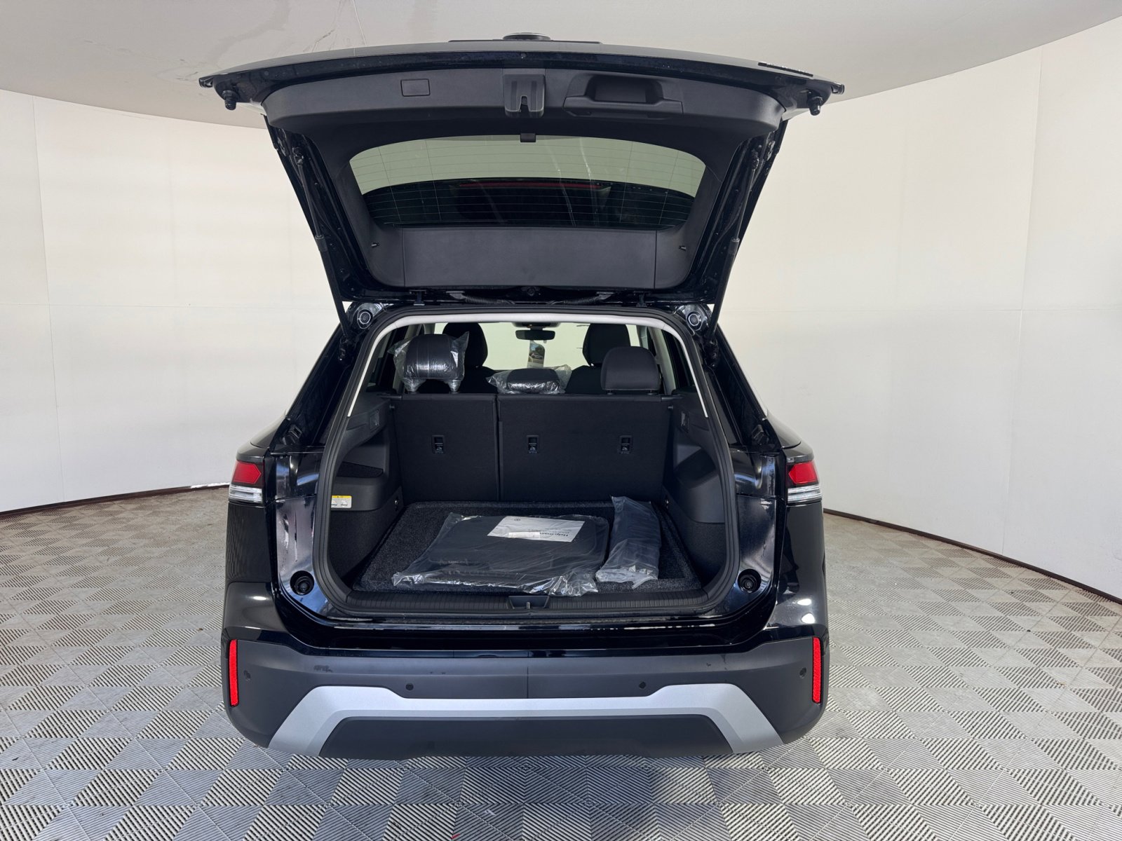2025 Volkswagen Tiguan S photo 13