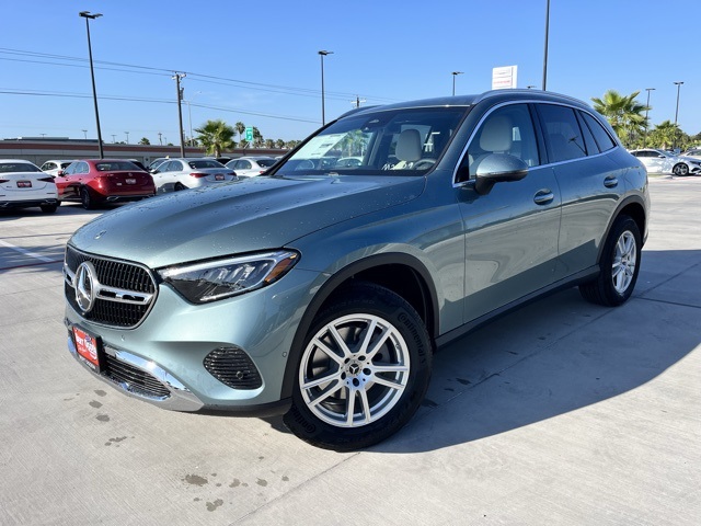 2026 Mercedes Benz GLC 300 4MATIC photo 2