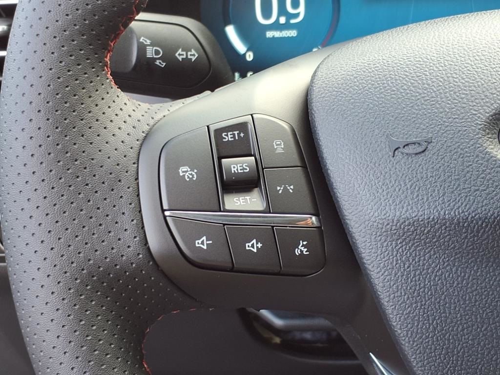 2025 Ford Escape ST-Line Select photo 18
