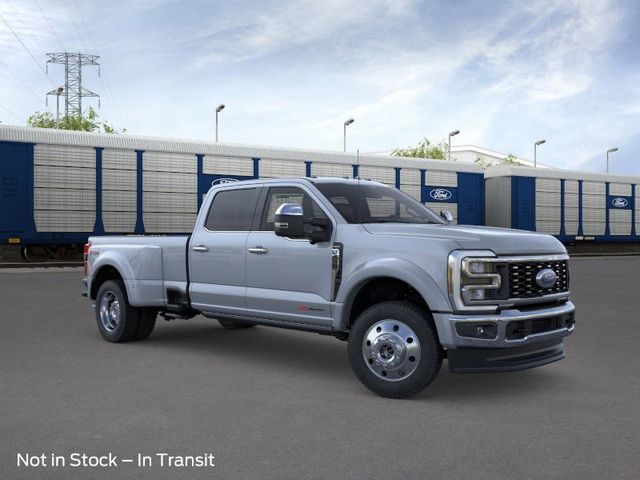 2026 Ford F-450 Lariat photo 3