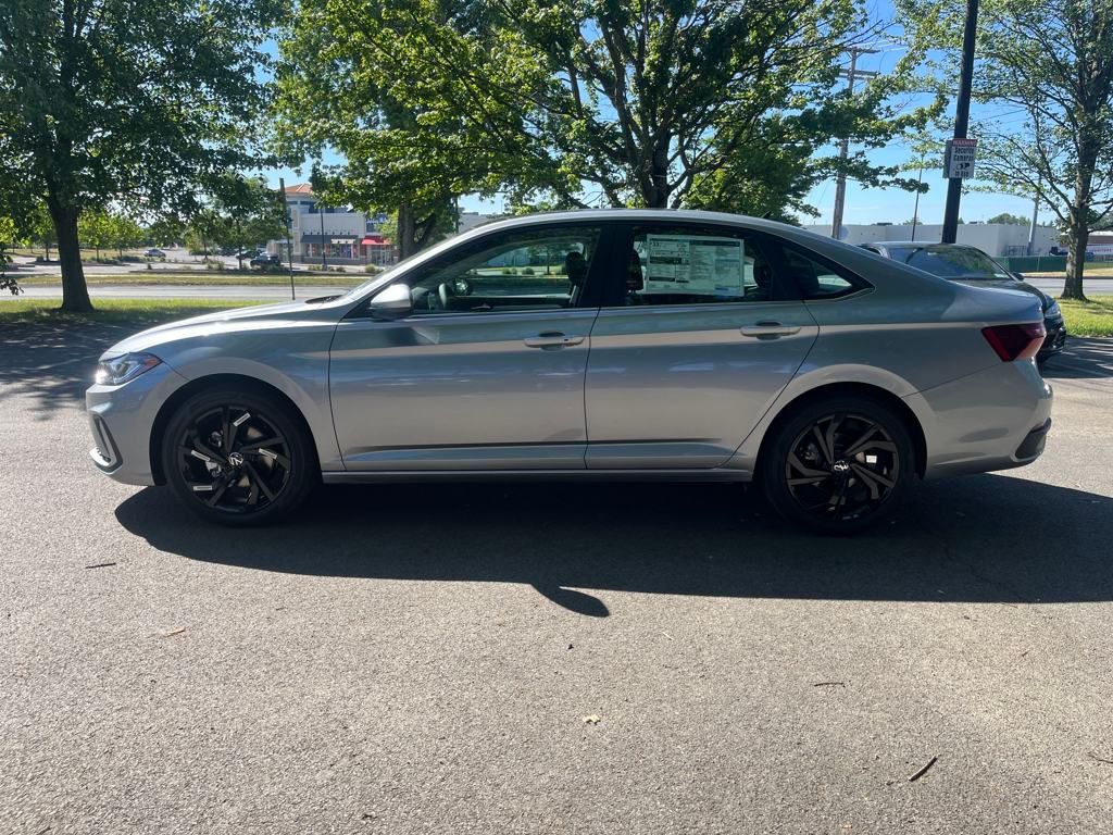 2025 Volkswagen Jetta 1.5T SE photo 4
