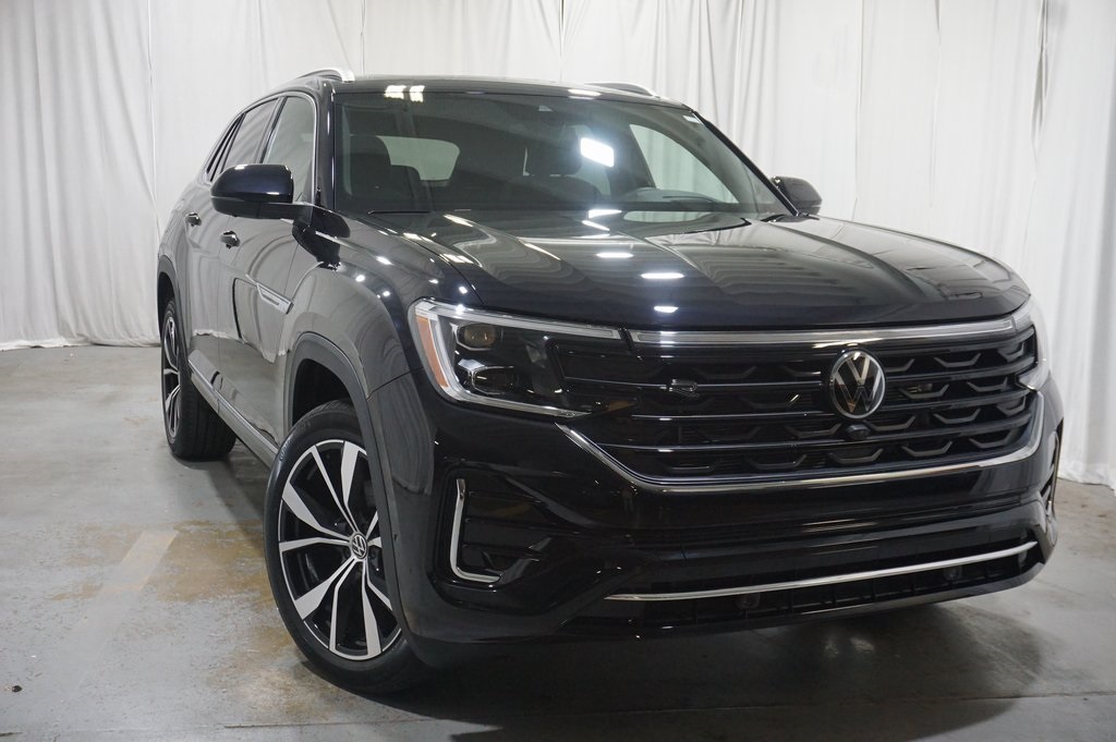 2025 Volkswagen Atlas Cross Sport SEL Premium R-Line photo 2