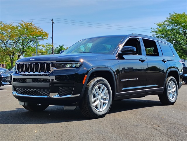 2025 Jeep Grand Cherokee Laredo photo 10