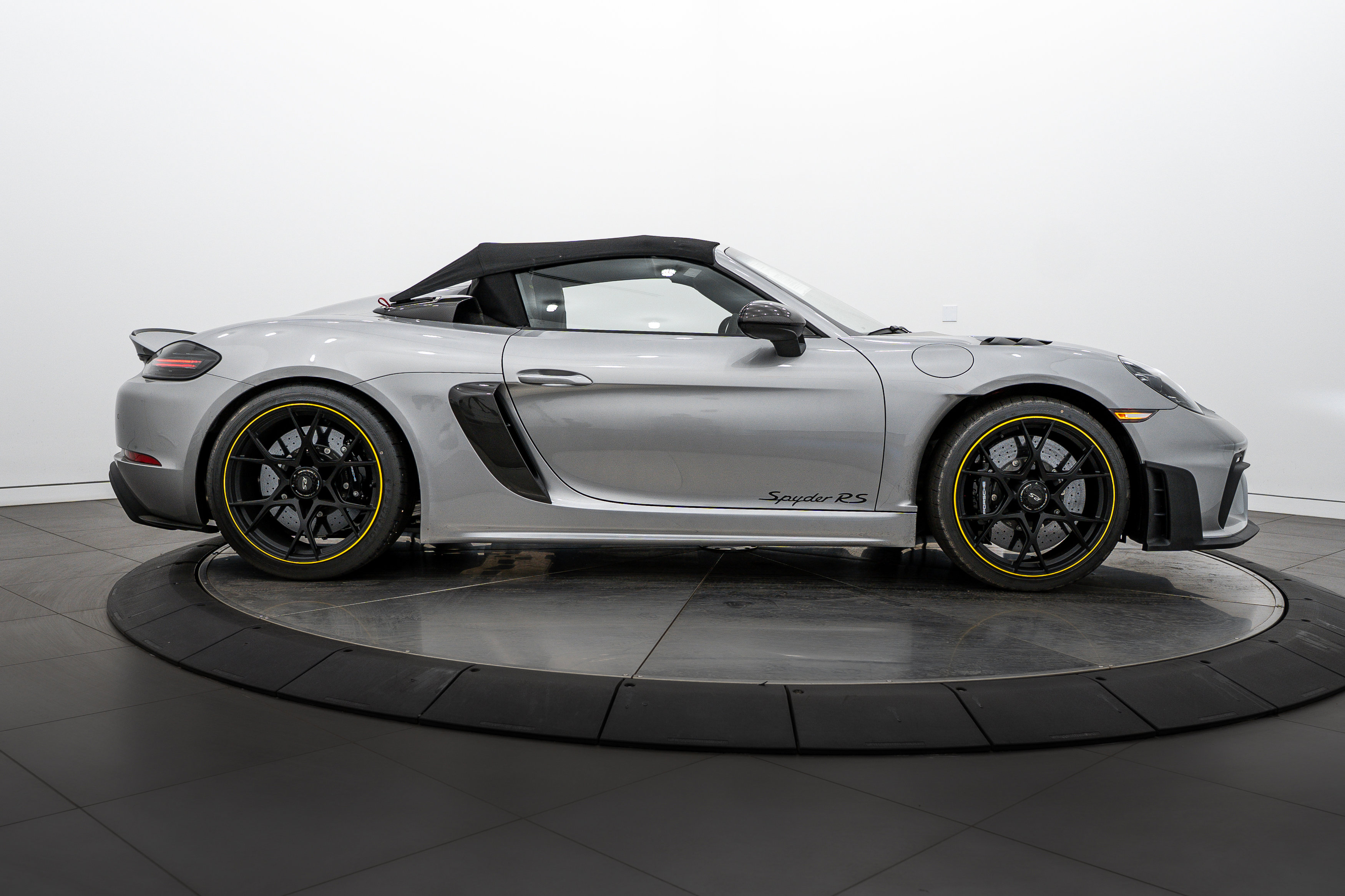 2025 Porsche Boxster Spyder photo 3