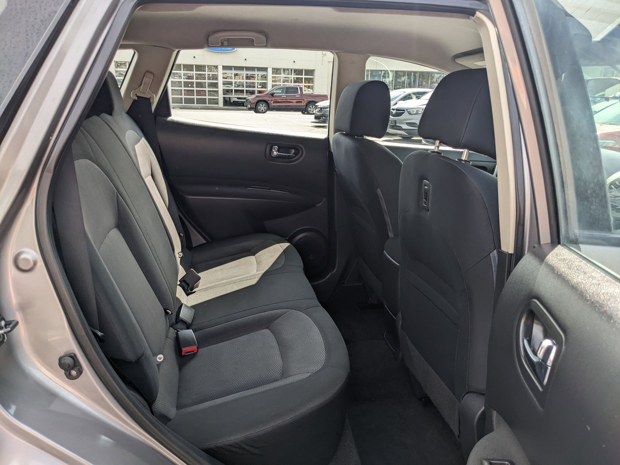 2014 Nissan Rogue Select S photo 25
