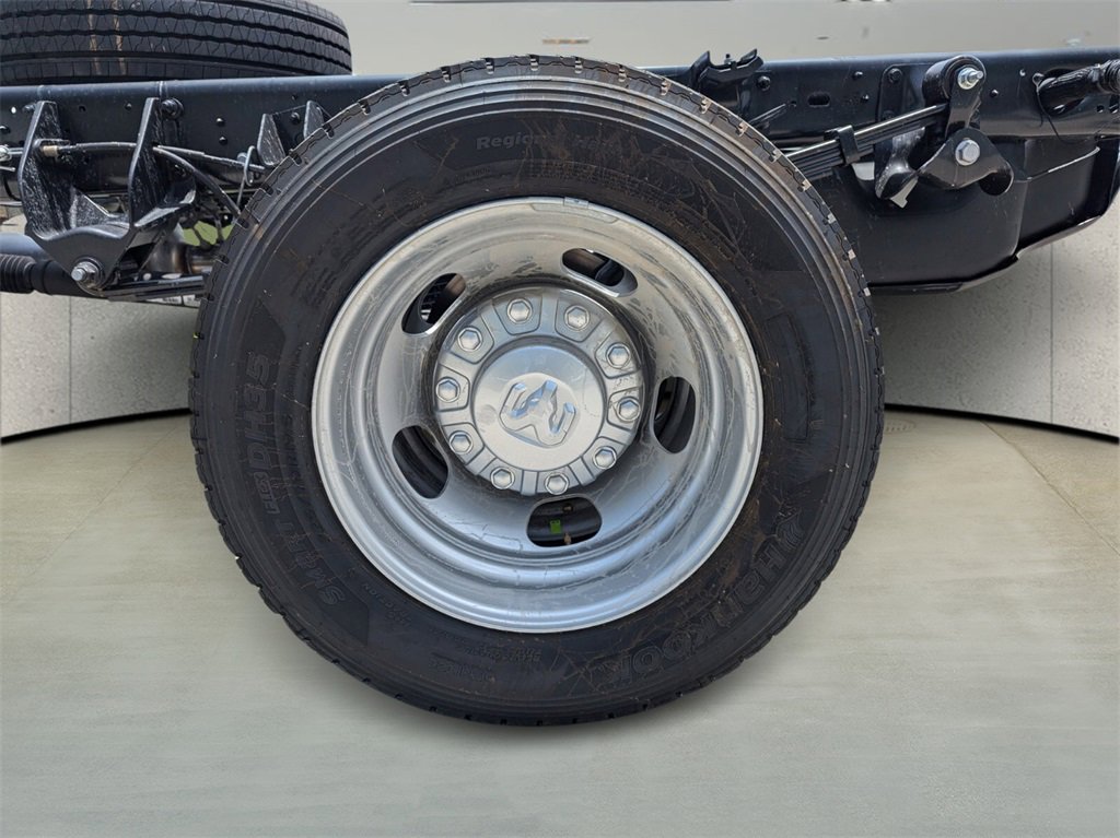 2025 Ram 5500 photo 6