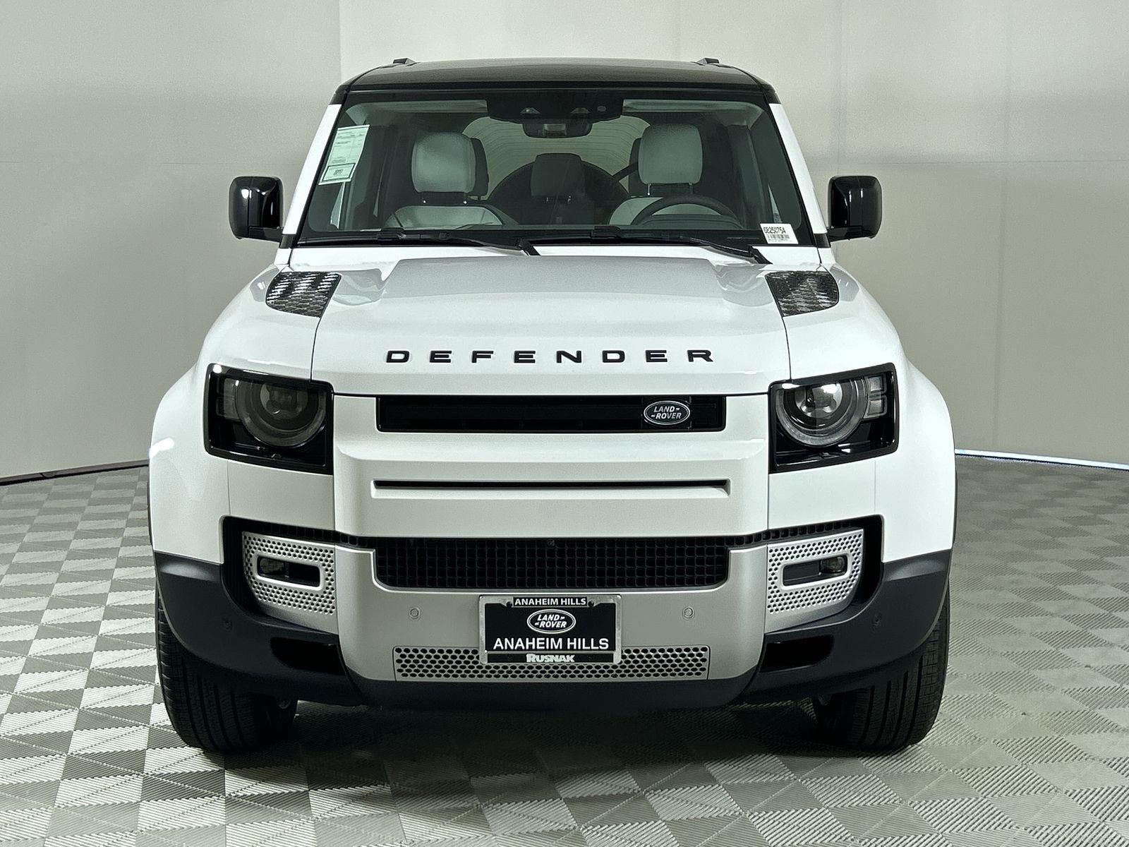 2025 Land Rover Defender 110 S photo 8