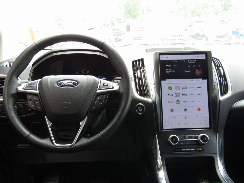 2024 Ford Edge Titanium photo 5