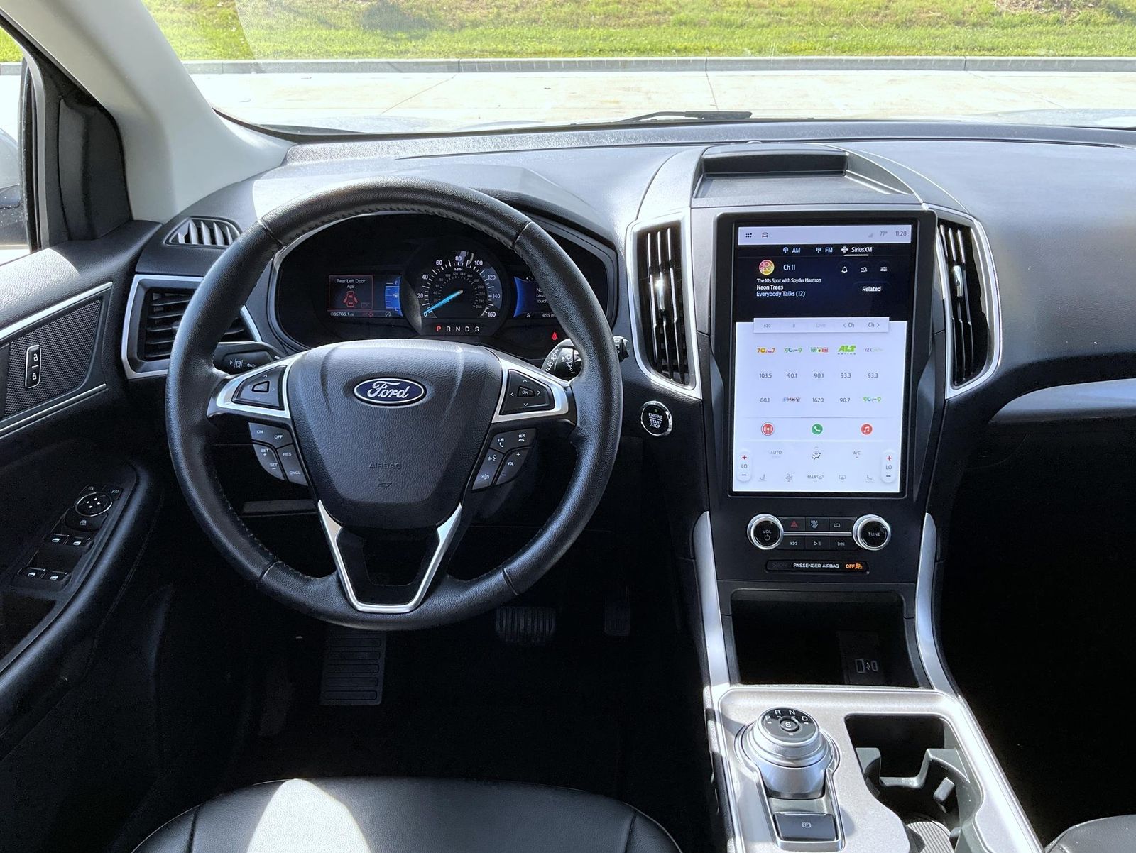 2024 Ford Edge SEL photo 12