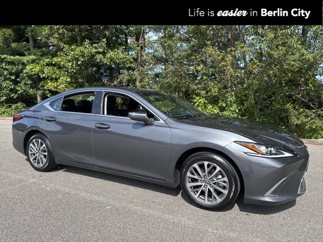 2024 Lexus ES 300h Premium's photo
