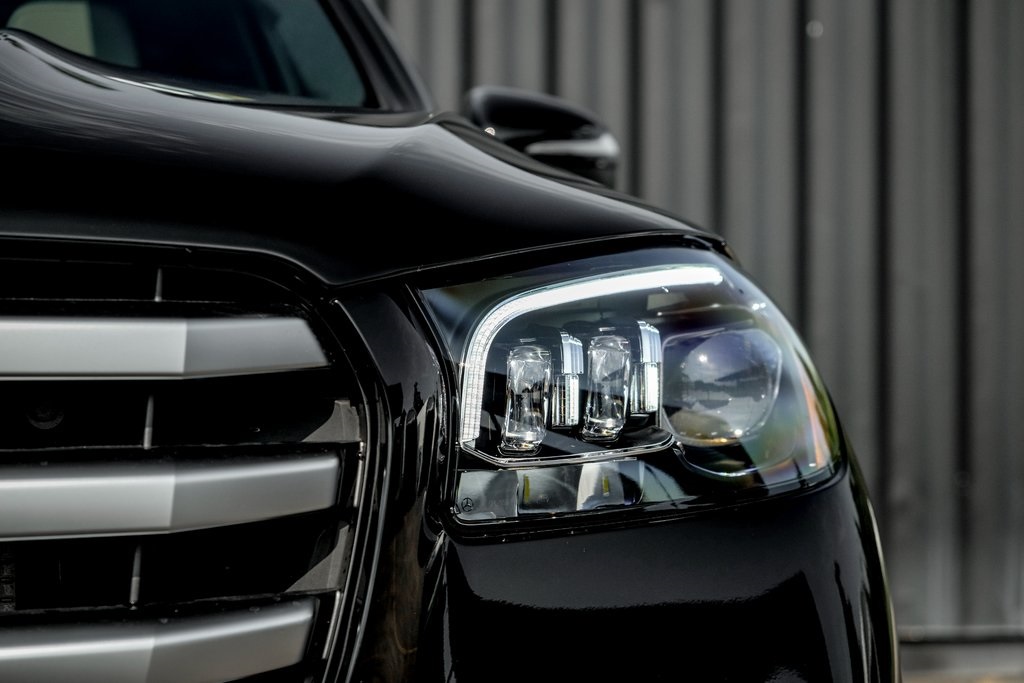 2025 Mercedes Benz GLS 450 4MATIC photo 4