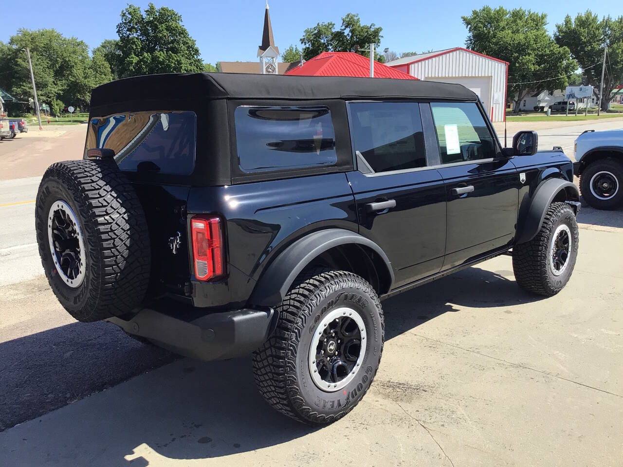 2024 Ford Bronco Big Bend photo 3