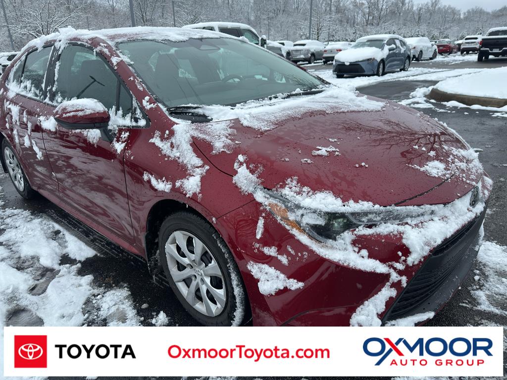 2025 Toyota Corolla LE's photo