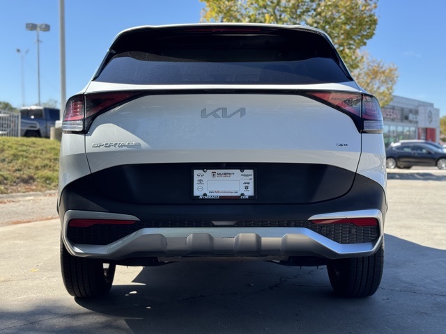 2024 Kia Sportage LX photo 3