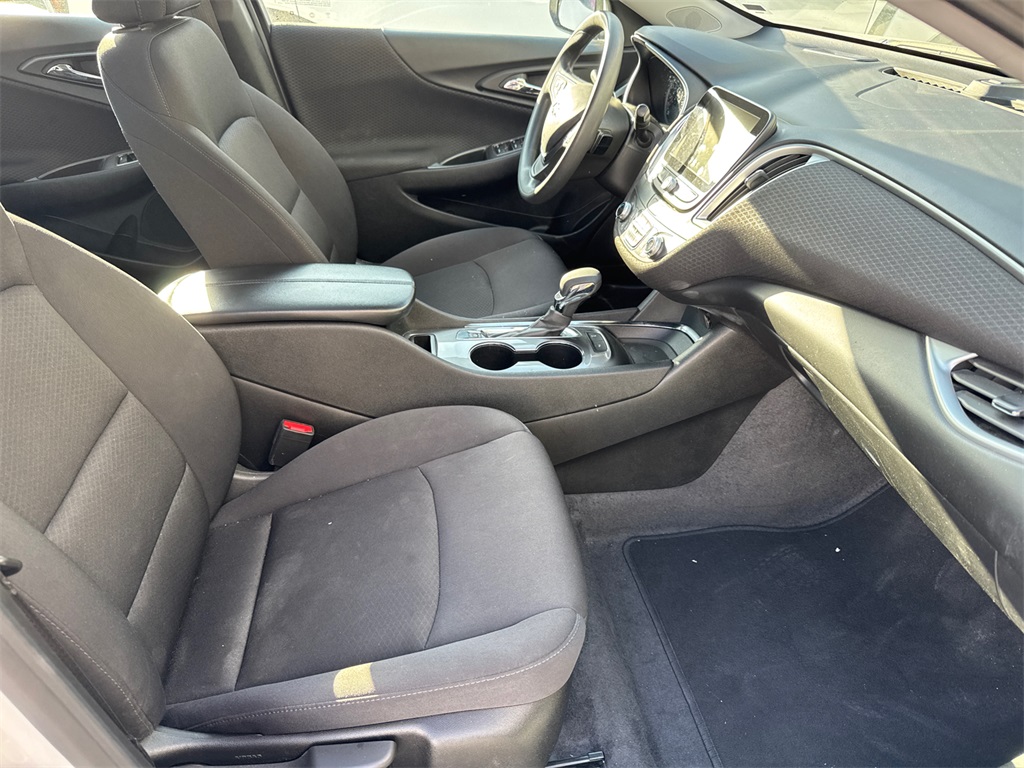 2024 Chevrolet Malibu 1LT photo 4