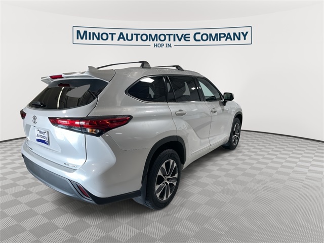 2022 Toyota Highlander XLE photo 8