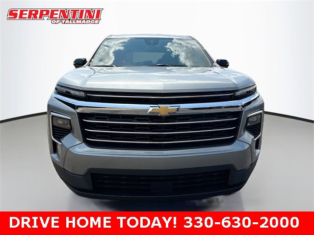 2026 Chevrolet Traverse photo 2