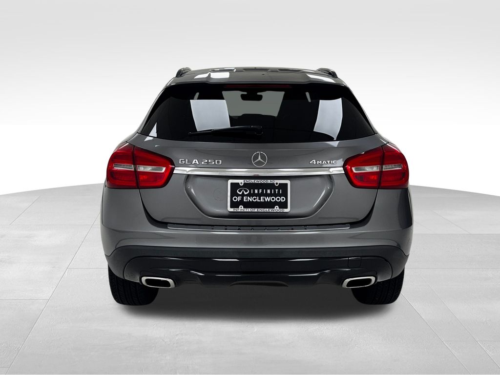 2017 Mercedes Benz GLA 250 4MATIC photo 4