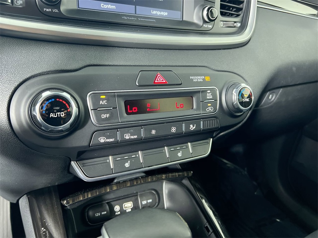 2019 Kia Sorento EX photo 25