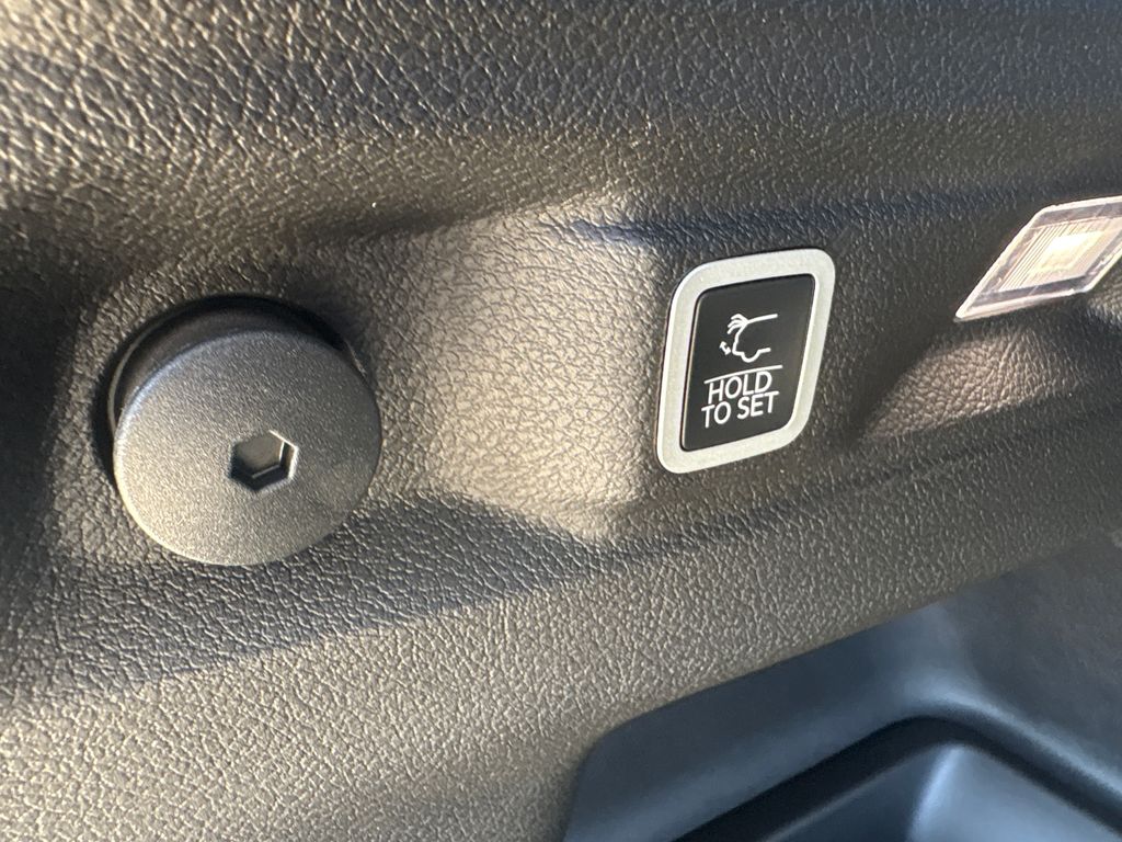 2025 Jeep Grand Cherokee Limited photo 18