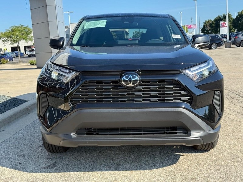 2025 Toyota RAV4 LE photo 8