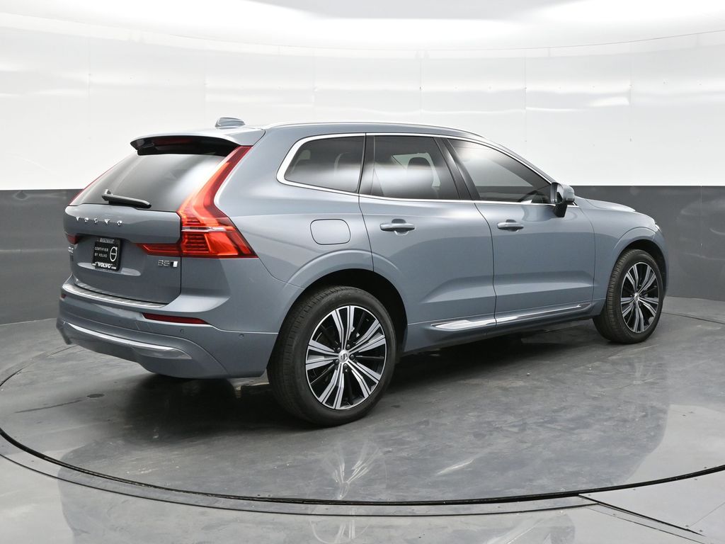 2023 Volvo XC60 B5 Plus photo 6