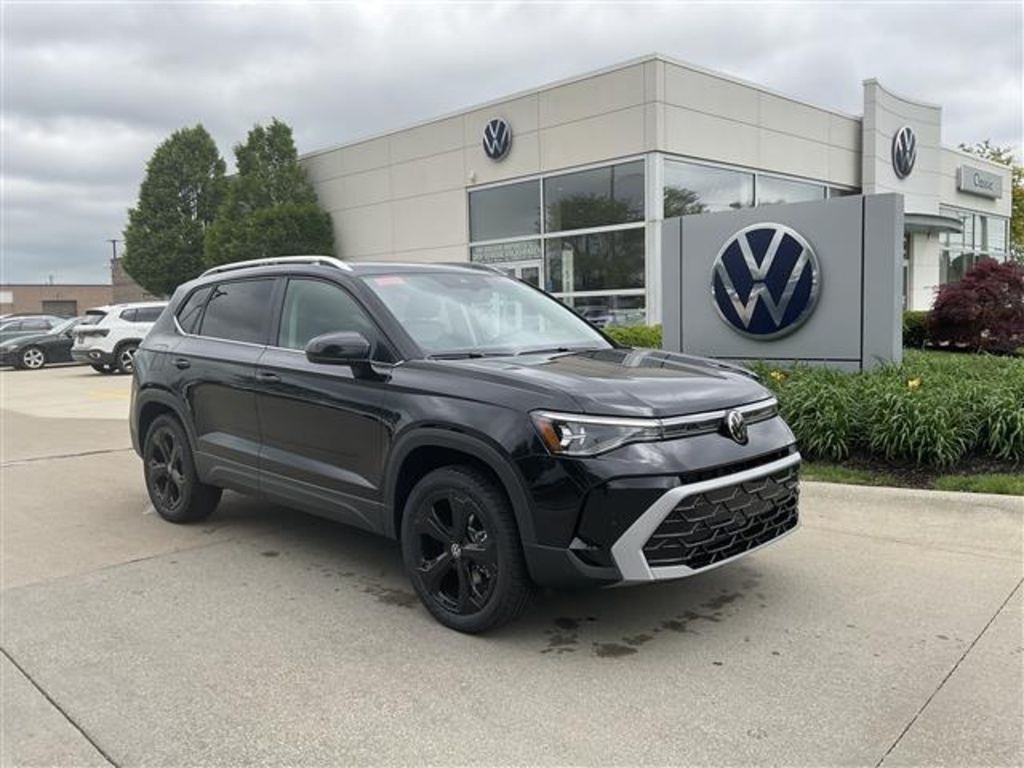 2025 Volkswagen Taos SEL's photo