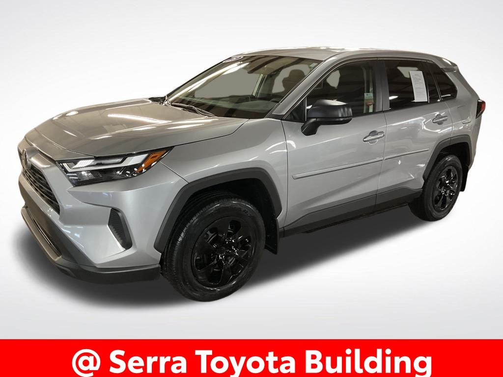 2023 Toyota RAV4 LE's photo