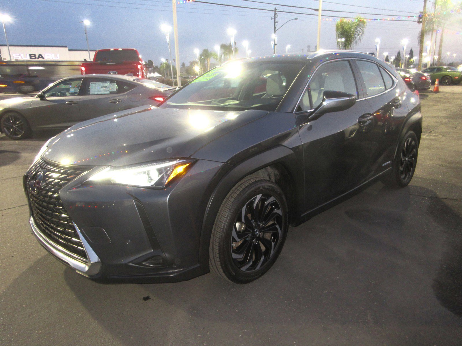 2022 Lexus UX 250h photo 3