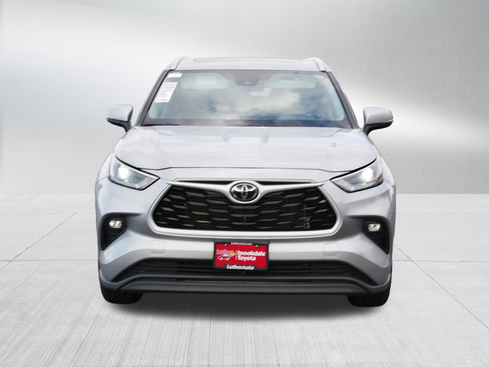 Certified 2024 Toyota Highlander XLE with VIN 5TDKDRBH2RS531974 for sale in Brooklyn Center, Minnesota