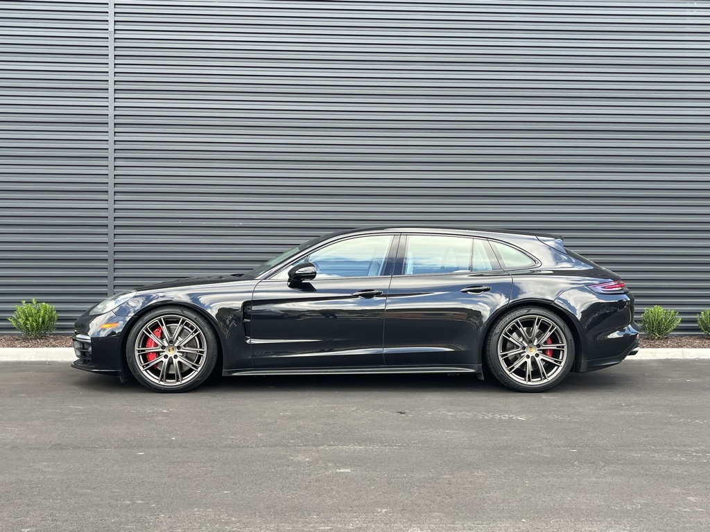 2020 Porsche Panamera Sport Turismo GTS photo 2