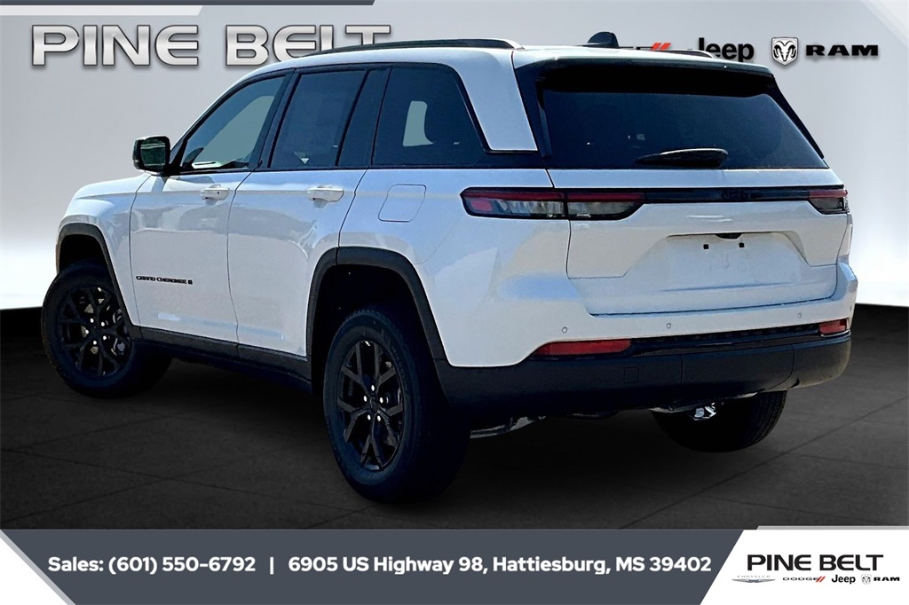 2025 Jeep Grand Cherokee Altitude photo 3