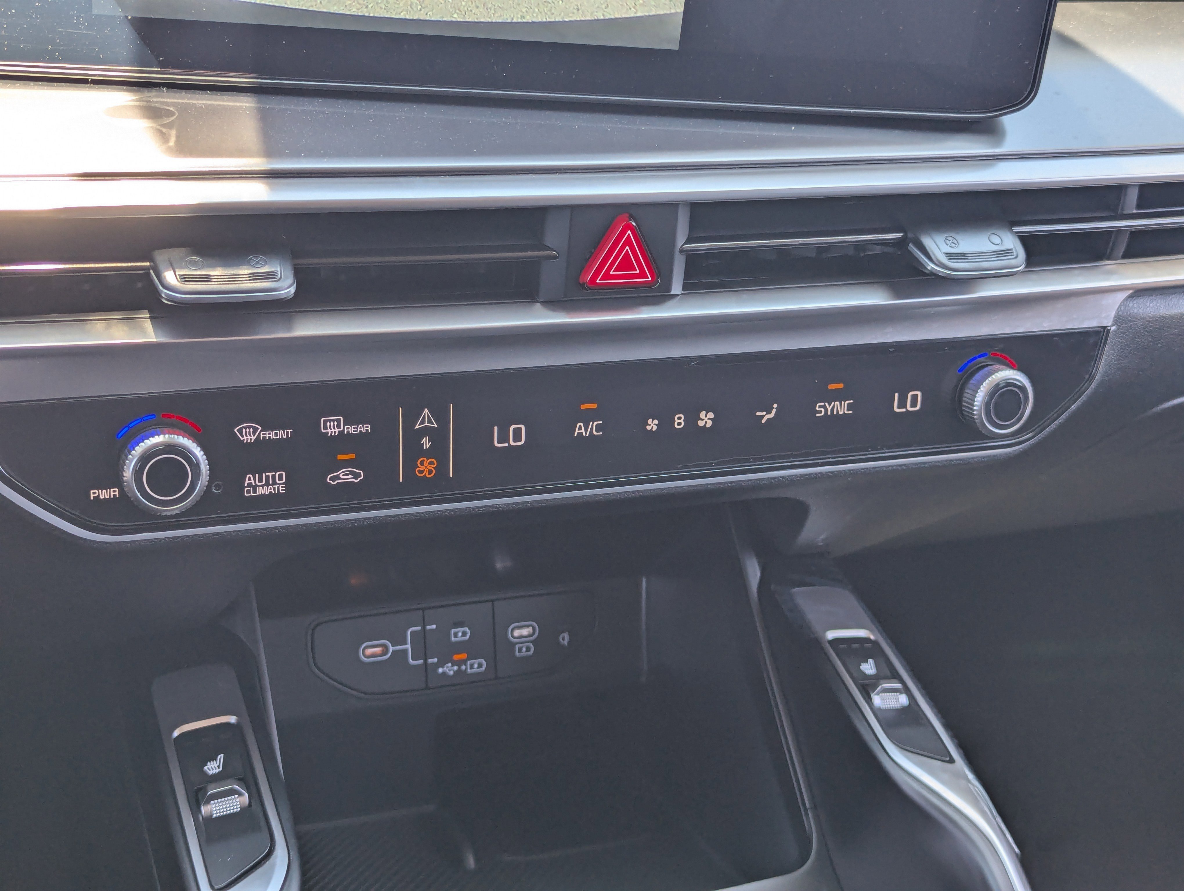 2025 Kia Sorento S photo 5