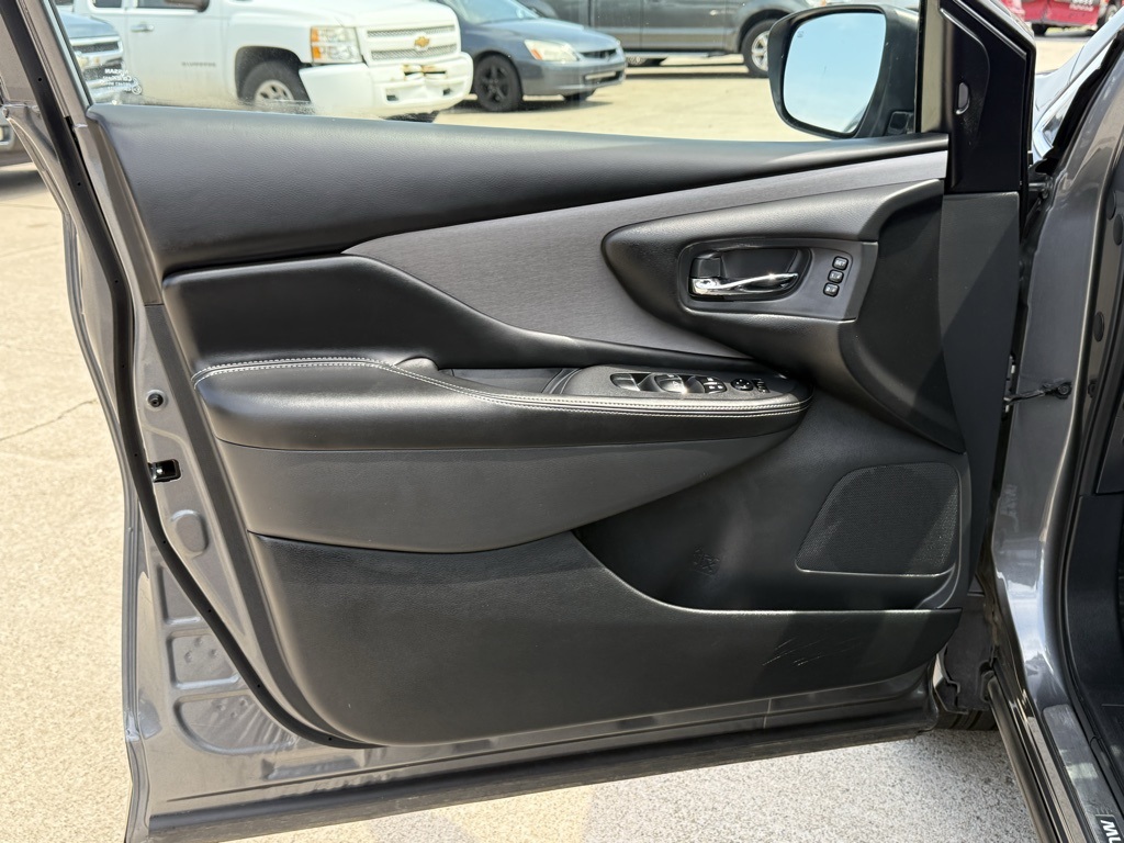 2023 Nissan Murano SL photo 9