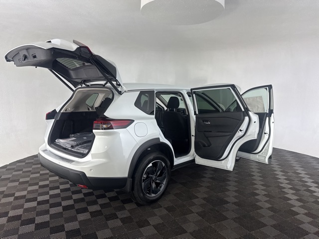 2026 Nissan Rogue SV photo 14