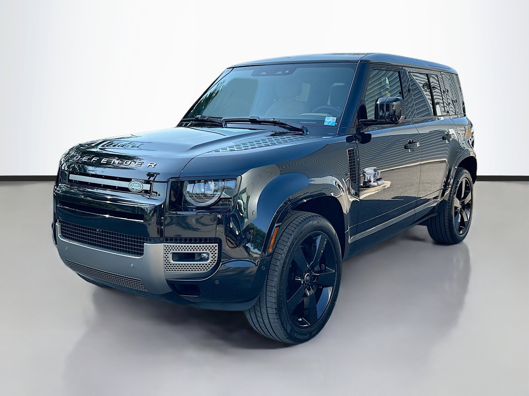 2025 Land Rover Defender X-Dynamic SE's photo