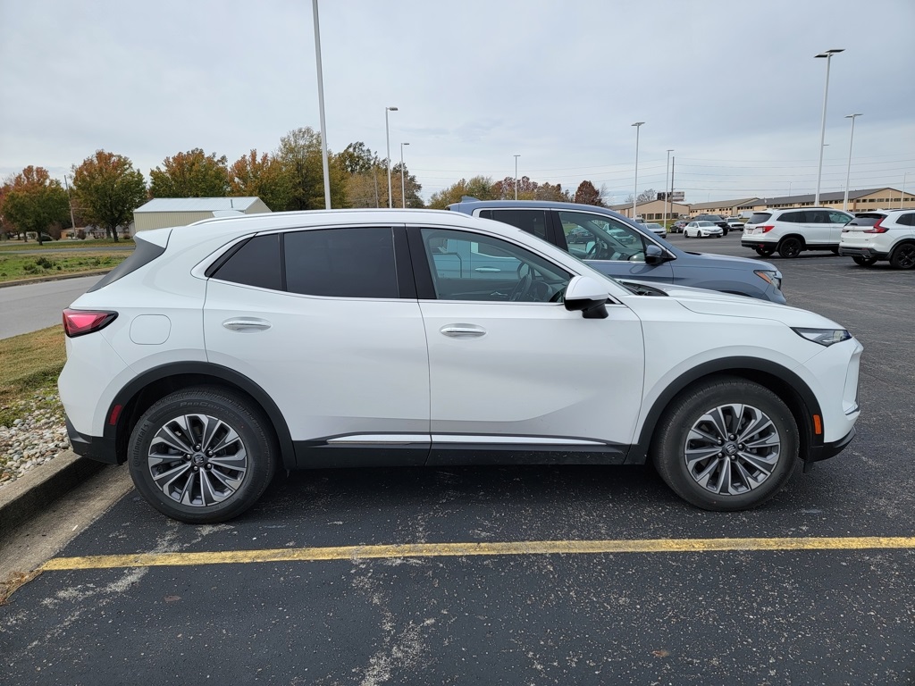 2024 Buick Envision Preferred photo 2