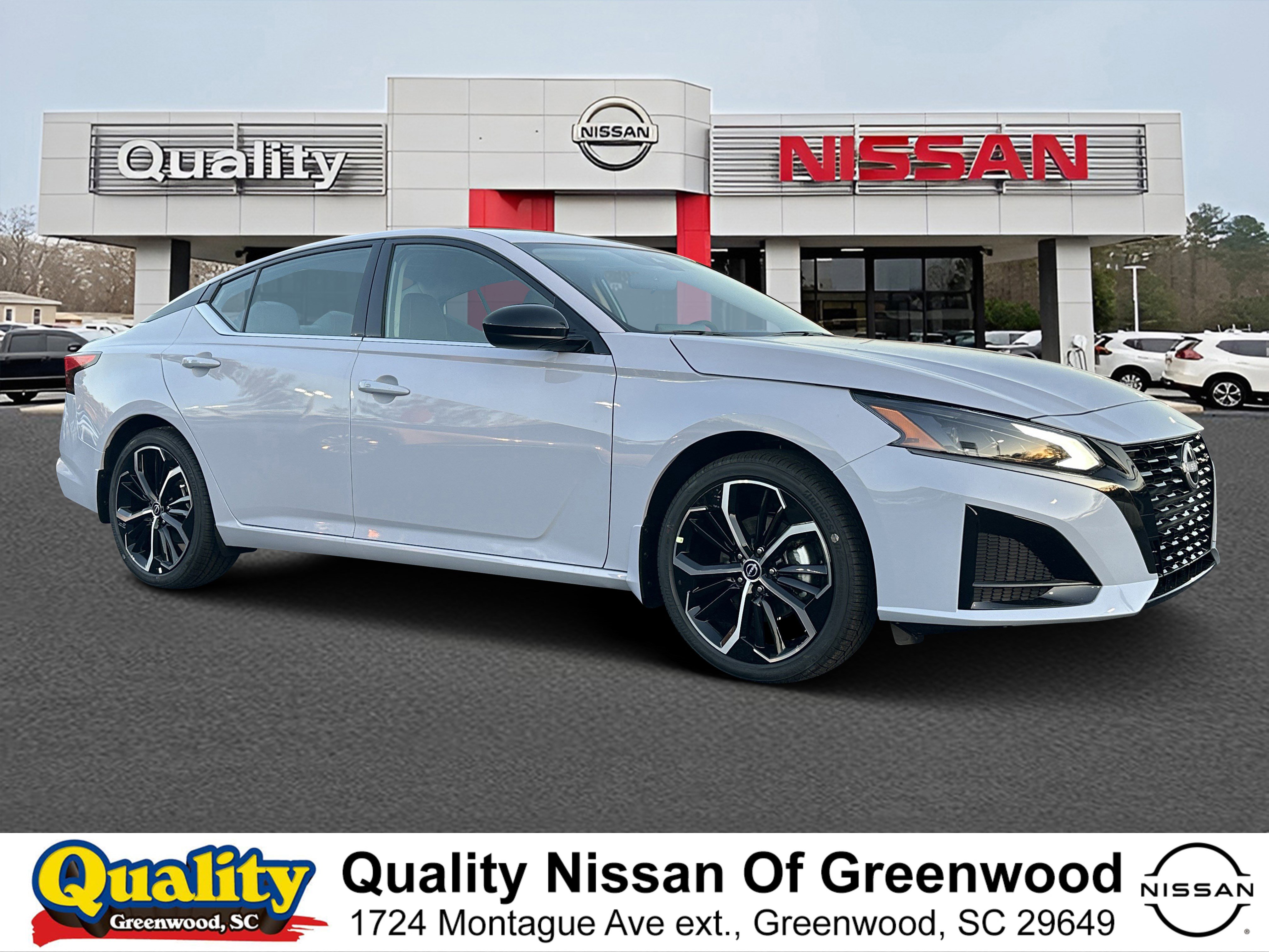 2025 Nissan Altima SR's photo