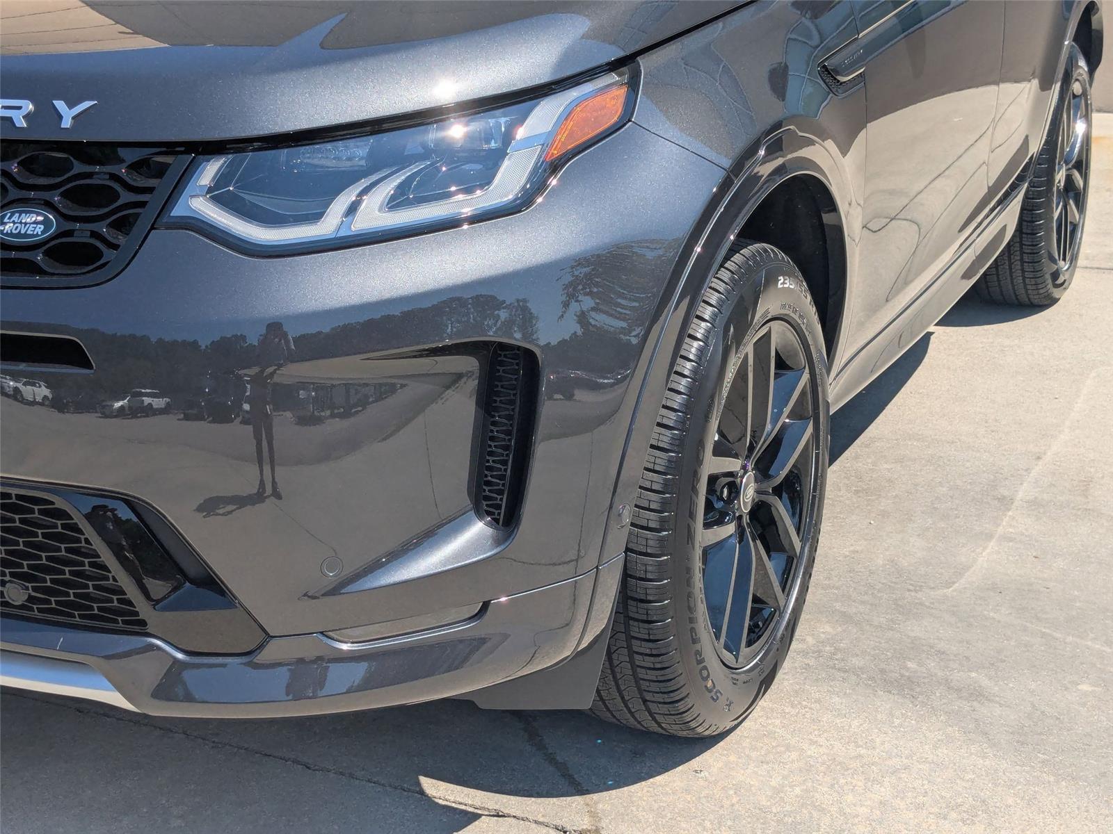 2025 Land Rover Discovery Sport S photo 6