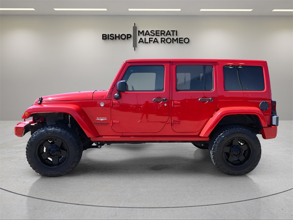 2015 Jeep Wrangler Unlimited Sahara photo 5