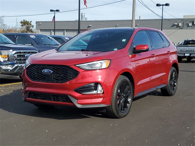 2022 Ford Edge ST photo 2