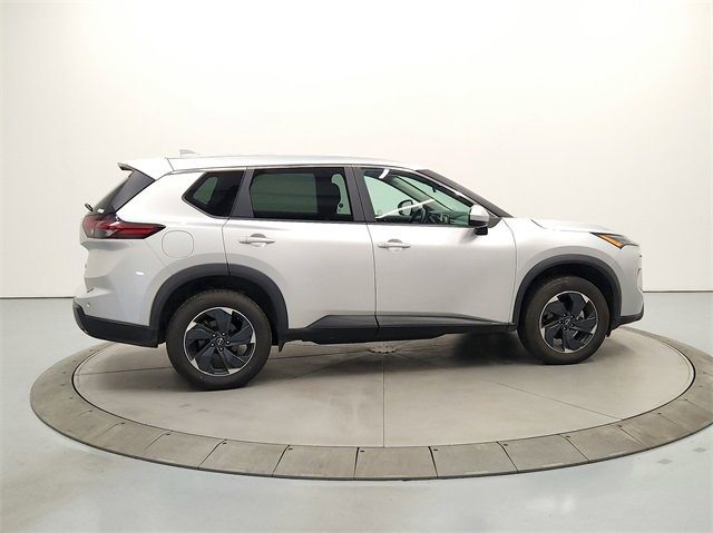 2024 Nissan Rogue SV photo 6