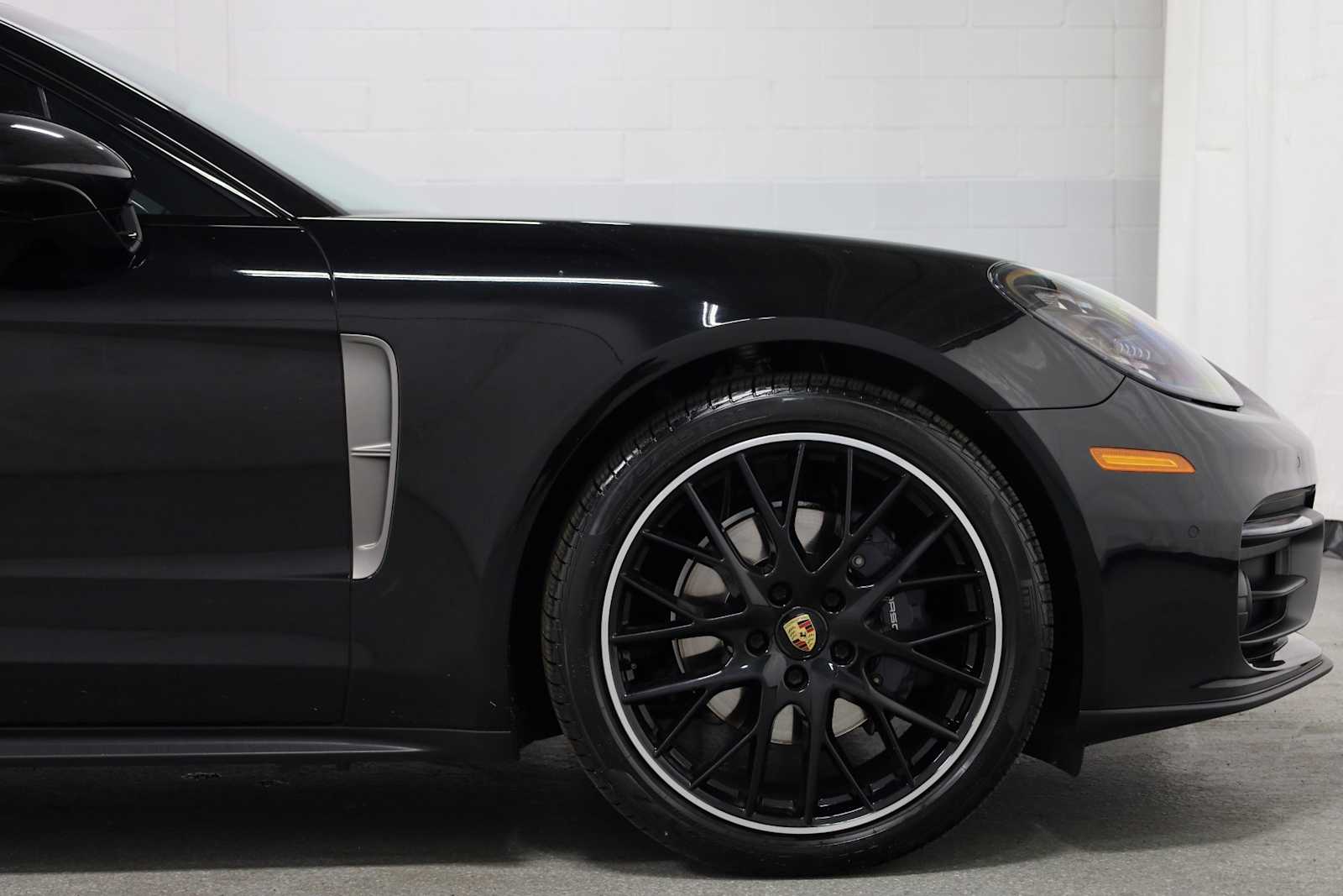 2023 Porsche Panamera 4 photo 9