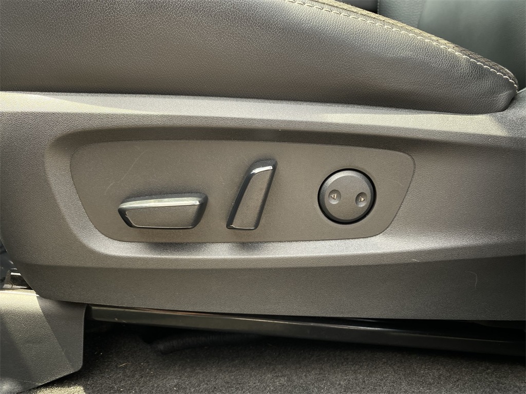 2023 Nissan Pathfinder SL photo 14