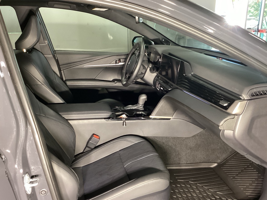 2025 Toyota Camry XSE photo 2