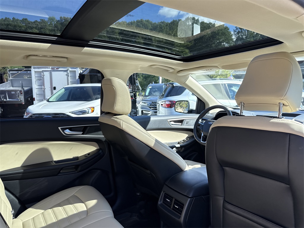 2022 Ford Edge SEL photo 40