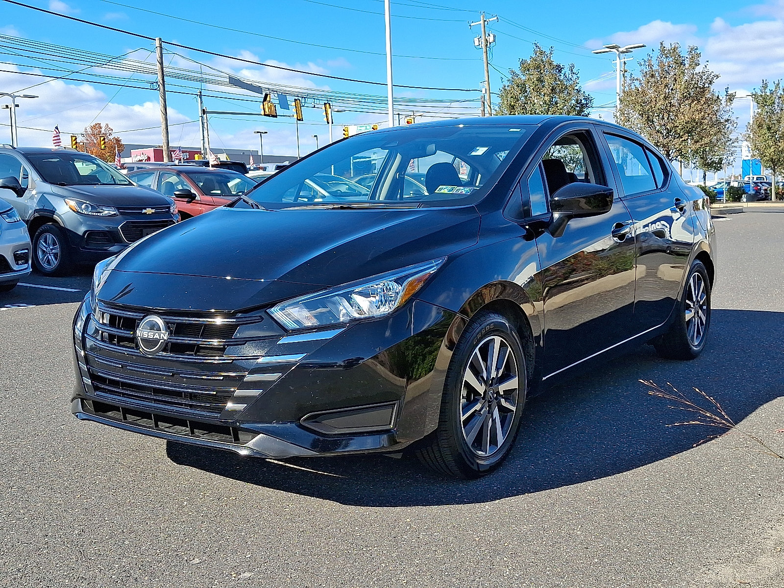 2023 Nissan Versa 1.6 SV photo 2