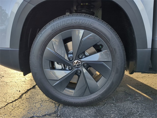 2025 Volkswagen Taos S photo 25