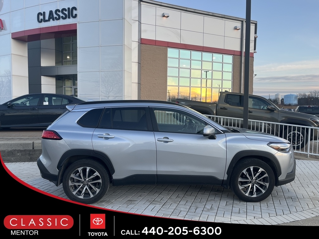 2022 Toyota Corolla Cross XLE