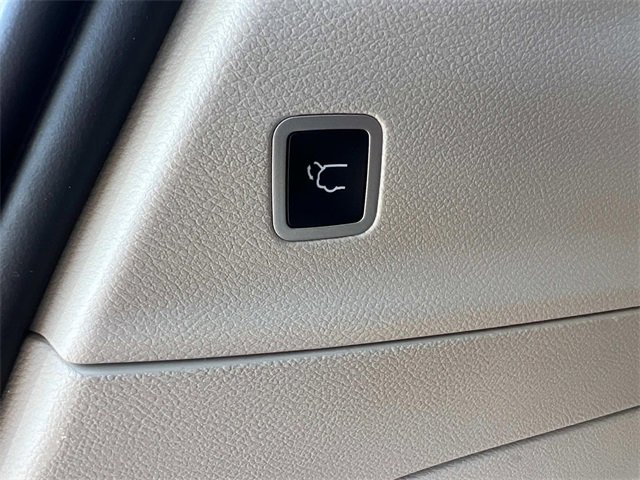 2022 Chrysler Pacifica Hybrid Limited photo 11